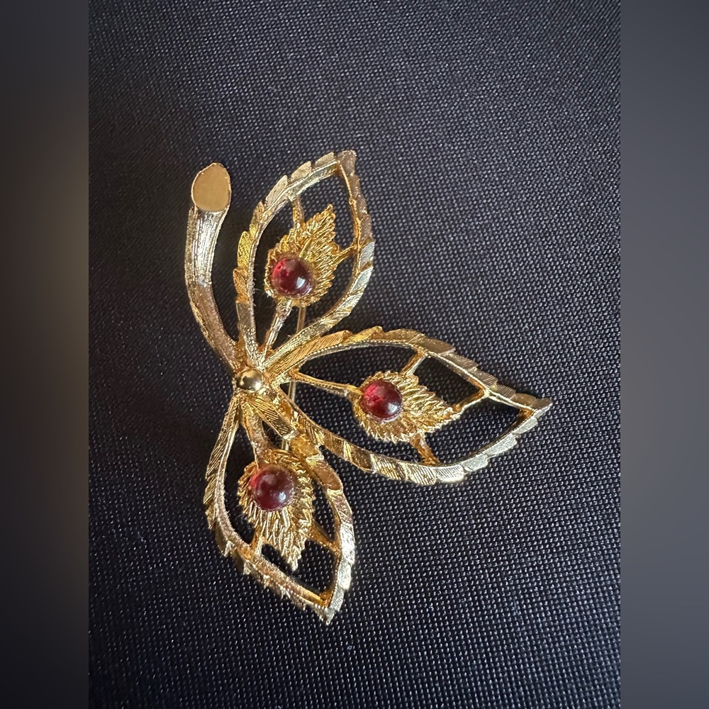 Vintage red glass cabochons leaf brooch - Picture 3 of 4
